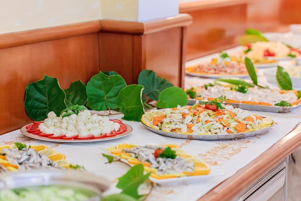 Hotel Garden Белариа-Игеа Марина Екстериор снимка