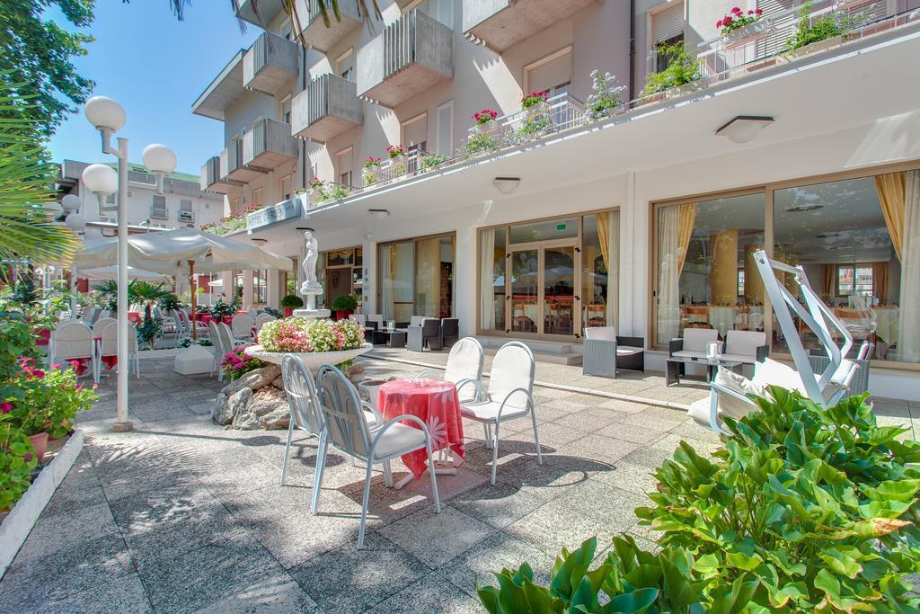 Hotel Garden Белариа-Игеа Марина Екстериор снимка