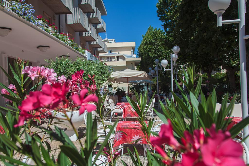 Hotel Garden Белариа-Игеа Марина Екстериор снимка