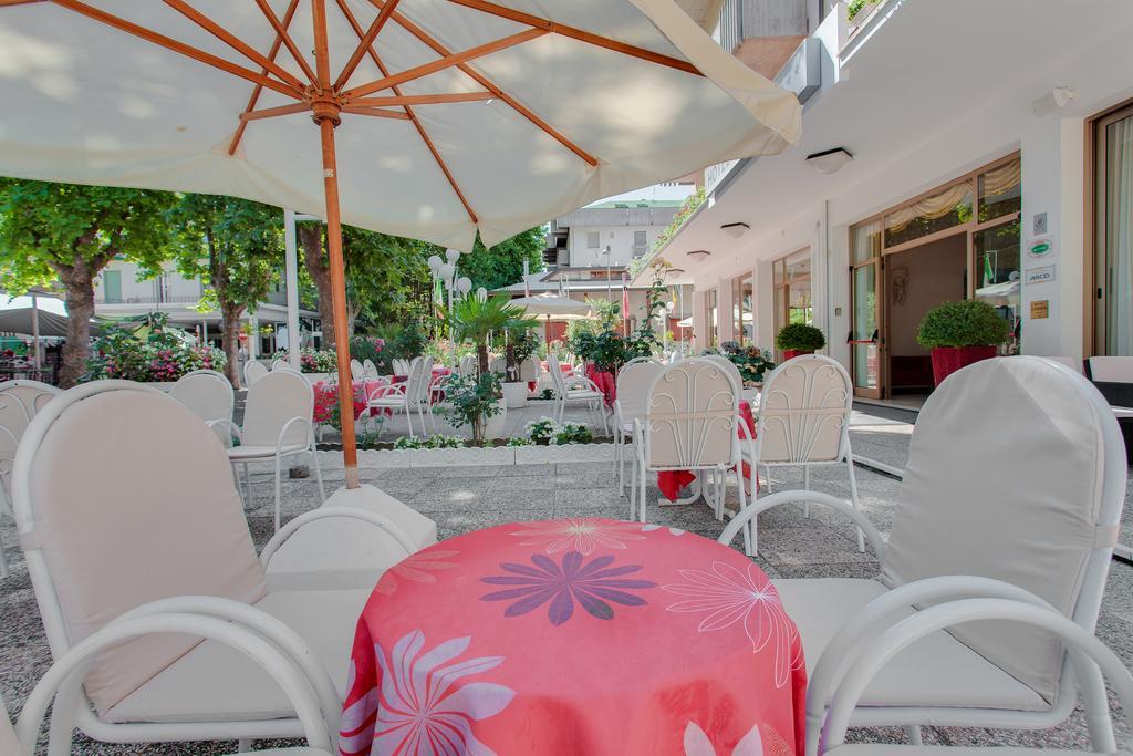 Hotel Garden Белариа-Игеа Марина Екстериор снимка